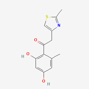 molecular formula C13H13NO3S B5551833 1-(2,4-dihydroxy-6-methylphenyl)-2-(2-methyl-1,3-thiazol-4-yl)ethanone 
