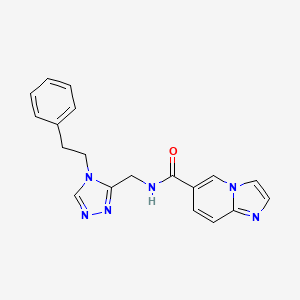 molecular formula C19H18N6O B5552690 N-{[4-(2-phenylethyl)-4H-1,2,4-triazol-3-yl]methyl}imidazo[1,2-a]pyridine-6-carboxamide 