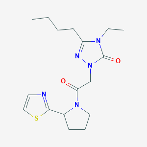 molecular formula C17H25N5O2S B5552971 5-丁基-4-乙基-2-{2-氧代-2-[2-(1,3-噻唑-2-基)-1-吡咯烷基]乙基}-2,4-二氢-3H-1,2,4-三唑-3-酮 