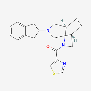 molecular formula C20H23N3OS B5553135 (1S*,5R*)-3-(2,3-二氢-1H-茚-2-基)-6-(1,3-噻唑-4-基羰基)-3,6-二氮杂双环[3.2.2]壬烷 