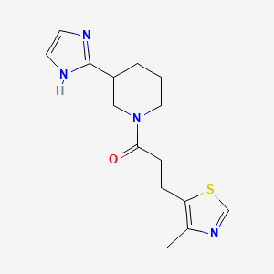 molecular formula C15H20N4OS B5553665 3-(1H-咪唑-2-基)-1-[3-(4-甲基-1,3-噻唑-5-基)丙酰基]哌啶 