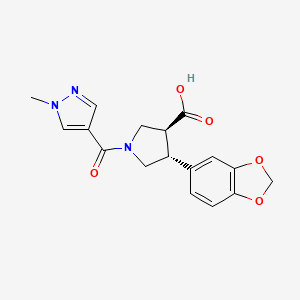 molecular formula C17H17N3O5 B5553693 (3S*,4R*)-4-(1,3-benzodioxol-5-yl)-1-[(1-methyl-1H-pyrazol-4-yl)carbonyl]pyrrolidine-3-carboxylic acid 