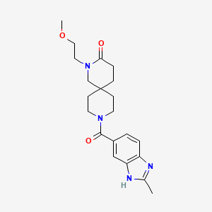molecular formula C21H28N4O3 B5555159 2-(2-methoxyethyl)-9-[(2-methyl-1H-benzimidazol-5-yl)carbonyl]-2,9-diazaspiro[5.5]undecan-3-one 