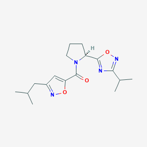 molecular formula C17H24N4O3 B5555173 5-{(2S)-1-[(3-isobutyl-5-isoxazolyl)carbonyl]-2-pyrrolidinyl}-3-isopropyl-1,2,4-oxadiazole 