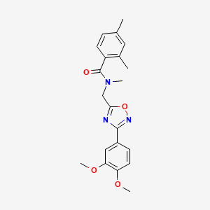 molecular formula C21H23N3O4 B5555304 N-{[3-(3,4-dimethoxyphenyl)-1,2,4-oxadiazol-5-yl]methyl}-N,2,4-trimethylbenzamide 