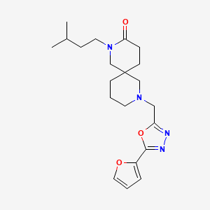 molecular formula C21H30N4O3 B5555312 8-{[5-(2-呋喃基)-1,3,4-恶二唑-2-基]甲基}-2-(3-甲基丁基)-2,8-二氮杂螺[5.5]十一烷-3-酮 