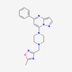 molecular formula C20H21N7O B5555319 7-{4-[(5-methyl-1,2,4-oxadiazol-3-yl)methyl]piperazin-1-yl}-5-phenylpyrazolo[1,5-a]pyrimidine 