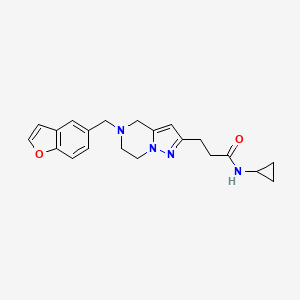 molecular formula C21H24N4O2 B5555325 3-[5-(1-benzofuran-5-ylmethyl)-4,5,6,7-tetrahydropyrazolo[1,5-a]pyrazin-2-yl]-N-cyclopropylpropanamide 