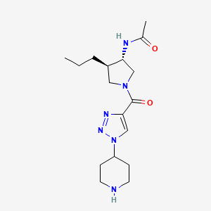 molecular formula C17H28N6O2 B5555386 N-(rel-(3S,4R)-1-{[1-(4-piperidinyl)-1H-1,2,3-triazol-4-yl]carbonyl}-4-propyl-3-pyrrolidinyl)acetamide hydrochloride 