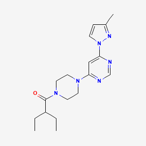molecular formula C18H26N6O B5555438 4-[4-(2-ethylbutanoyl)-1-piperazinyl]-6-(3-methyl-1H-pyrazol-1-yl)pyrimidine 