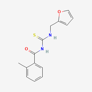 molecular formula C14H14N2O2S B5555546 N-{[(2-呋喃甲基)氨基]碳硫酰基}-2-甲基苯甲酰胺 