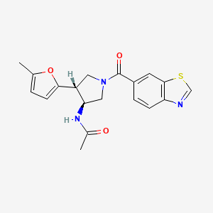 molecular formula C19H19N3O3S B5555580 N-[(3S*,4R*)-1-(1,3-benzothiazol-6-ylcarbonyl)-4-(5-methyl-2-furyl)-3-pyrrolidinyl]acetamide 
