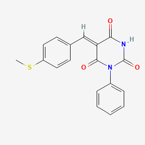 molecular formula C18H14N2O3S B5556034 5-[4-(甲硫基)苯亚甲基]-1-苯基-2,4,6(1H,3H,5H)-嘧啶三酮 
