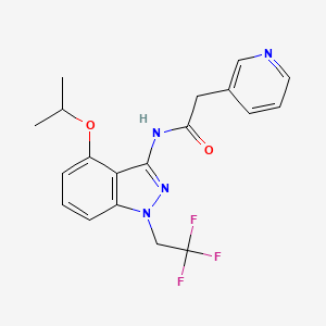 molecular formula C19H19F3N4O2 B5556550 N-[4-isopropoxy-1-(2,2,2-trifluoroethyl)-1H-indazol-3-yl]-2-pyridin-3-ylacetamide 