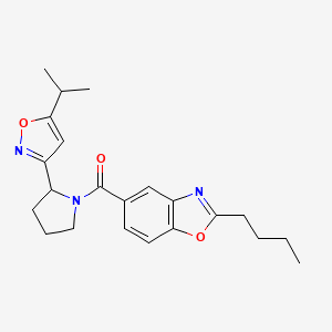 molecular formula C22H27N3O3 B5556641 2-丁基-5-{[2-(5-异丙基异恶唑-3-基)吡咯烷-1-基]羰基}-1,3-苯并恶唑 