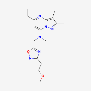 molecular formula C17H24N6O2 B5556668 5-乙基-N-{[3-(2-甲氧基乙基)-1,2,4-恶二唑-5-基]甲基}-N,2,3-三甲基吡唑并[1,5-a]嘧啶-7-胺 