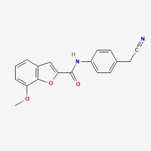 molecular formula C18H14N2O3 B5557078 N-[4-(氰基甲基)苯基]-7-甲氧基-1-苯并呋喃-2-甲酰胺 