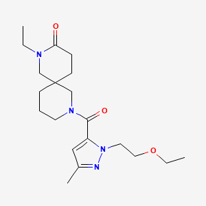 molecular formula C20H32N4O3 B5557137 8-{[1-(2-ethoxyethyl)-3-methyl-1H-pyrazol-5-yl]carbonyl}-2-ethyl-2,8-diazaspiro[5.5]undecan-3-one 