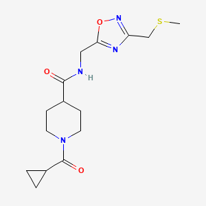 molecular formula C15H22N4O3S B5558811 1-(cyclopropylcarbonyl)-N-({3-[(methylthio)methyl]-1,2,4-oxadiazol-5-yl}methyl)-4-piperidinecarboxamide 