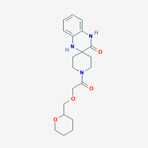 molecular formula C20H27N3O4 B5558863 1-[(四氢-2H-吡喃-2-基甲氧基)乙酰]-1',4'-二氢-3'H-螺[哌啶-4,2'-喹喔啉]-3'-酮 