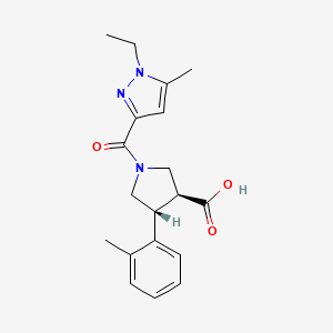 molecular formula C19H23N3O3 B5558974 （3S*,4R*）-1-[(1-乙基-5-甲基-1H-吡唑-3-基)羰基]-4-(2-甲基苯基)吡咯烷-3-羧酸 