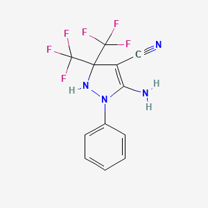 molecular formula C12H8F6N4 B5559169 5-氨基-1-苯基-3,3-双(三氟甲基)-2,3-二氢-1H-吡唑-4-腈 