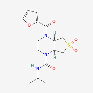 molecular formula C15H21N3O5S B5559284 (4aS*,7aR*)-4-(2-furoyl)-N-isopropylhexahydrothieno[3,4-b]pyrazine-1(2H)-carboxamide 6,6-dioxide 