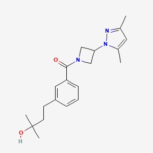molecular formula C20H27N3O2 B5559995 4-(3-{[3-(3,5-dimethyl-1H-pyrazol-1-yl)-1-azetidinyl]carbonyl}phenyl)-2-methyl-2-butanol 