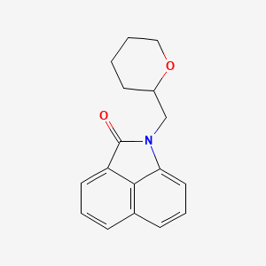 molecular formula C17H17NO2 B5560300 1-(四氢-2H-吡喃-2-基甲基)苯并[cd]吲哚-2(1H)-酮 