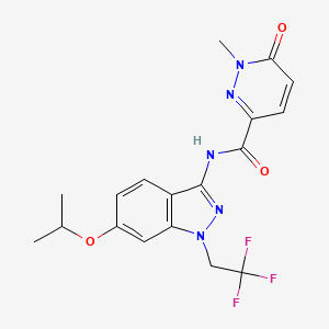 molecular formula C18H18F3N5O3 B5560862 N-[6-异丙氧基-1-(2,2,2-三氟乙基)-1H-吲唑-3-基]-1-甲基-6-氧代-1,6-二氢哒嗪-3-甲酰胺 