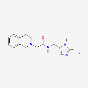 molecular formula C18H24N4OS B5561859 2-(3,4-dihydro-2(1H)-isoquinolinyl)-N-{[1-methyl-2-(methylthio)-1H-imidazol-5-yl]methyl}propanamide 