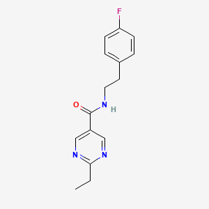 molecular formula C15H16FN3O B5562940 2-乙基-N-[2-(4-氟苯基)乙基]-5-嘧啶甲酰胺 