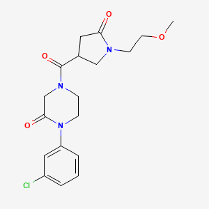 molecular formula C18H22ClN3O4 B5562970 1-(3-氯苯基)-4-{[1-(2-甲氧基乙基)-5-氧代-3-吡咯烷基]羰基}-2-哌嗪酮 