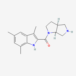 molecular formula C18H23N3O B5563564 2-[rel-(3aS,6aS)-hexahydropyrrolo[3,4-b]pyrrol-1(2H)-ylcarbonyl]-3,5,7-trimethyl-1H-indole hydrochloride 