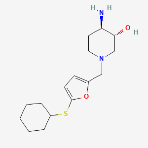 molecular formula C16H26N2O2S B5563886 (3R*,4R*)-4-氨基-1-{[5-(环己基硫代)-2-呋喃基]甲基}哌啶-3-醇 