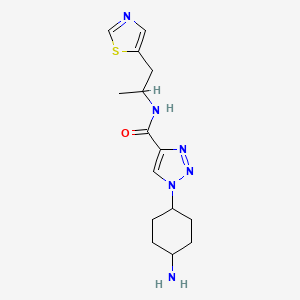 molecular formula C15H22N6OS B5565100 1-(cis-4-aminocyclohexyl)-N-[1-methyl-2-(1,3-thiazol-5-yl)ethyl]-1H-1,2,3-triazole-4-carboxamide 