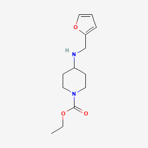 molecular formula C13H20N2O3 B5565372 4-[(2-呋喃甲基)氨基]-1-哌啶甲酸乙酯 