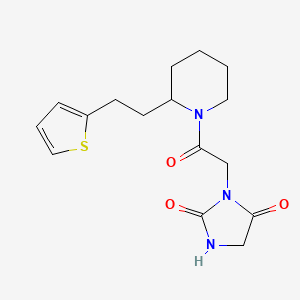 molecular formula C16H21N3O3S B5565441 3-(2-oxo-2-{2-[2-(2-thienyl)ethyl]-1-piperidinyl}ethyl)-2,4-imidazolidinedione 
