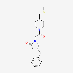 molecular formula C20H28N2O2S B5566770 4-苄基-1-(2-{4-[(甲硫基)甲基]哌啶-1-基}-2-氧代乙基)吡咯烷-2-酮 