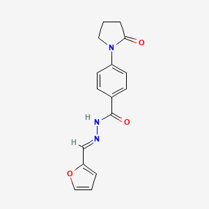 molecular formula C16H15N3O3 B5567189 N'-(2-呋喃甲亚甲基)-4-(2-氧代-1-吡咯烷基)苯甲酰肼 