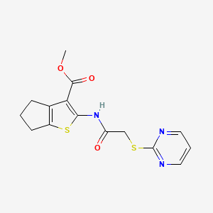 molecular formula C15H15N3O3S2 B5567256 methyl 2-{[(2-pyrimidinylthio)acetyl]amino}-5,6-dihydro-4H-cyclopenta[b]thiophene-3-carboxylate 
