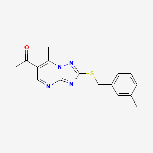 molecular formula C16H16N4OS B5567422 1-{7-methyl-2-[(3-methylbenzyl)thio][1,2,4]triazolo[1,5-a]pyrimidin-6-yl}ethanone 