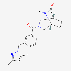 molecular formula C21H26N4O2 B5567711 (1S*,5R*)-3-{3-[(3,5-二甲基-1H-吡唑-1-基)甲基]苯甲酰}-6-甲基-3,6-二氮杂双环[3.2.2]壬烷-7-酮 