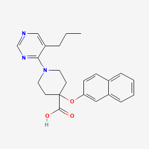 molecular formula C23H25N3O3 B5567763 4-(2-萘氧基)-1-(5-丙基嘧啶-4-基)哌啶-4-羧酸 