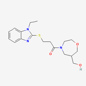 molecular formula C18H25N3O3S B5568145 (4-{3-[(1-ethyl-1H-benzimidazol-2-yl)thio]propanoyl}-1,4-oxazepan-6-yl)methanol 