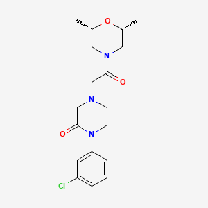 molecular formula C18H24ClN3O3 B5569562 1-(3-chlorophenyl)-4-{2-[(2R*,6S*)-2,6-dimethyl-4-morpholinyl]-2-oxoethyl}-2-piperazinone 