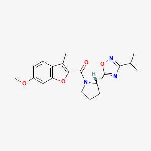 molecular formula C20H23N3O4 B5569652 3-isopropyl-5-{(2S)-1-[(6-methoxy-3-methyl-1-benzofuran-2-yl)carbonyl]-2-pyrrolidinyl}-1,2,4-oxadiazole 