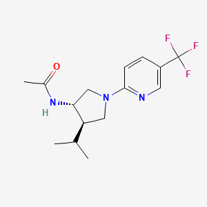 molecular formula C15H20F3N3O B5569793 N-{(3S*,4R*)-4-isopropyl-1-[5-(trifluoromethyl)-2-pyridinyl]-3-pyrrolidinyl}acetamide 