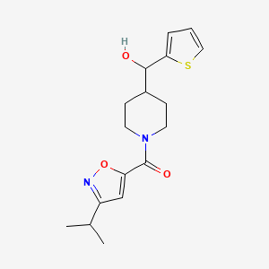 molecular formula C17H22N2O3S B5570225 1-[(3-异丙基-5-异恶唑基)羰基]-4-哌啶基(2-噻吩基)甲醇 