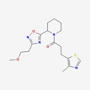 molecular formula C17H24N4O3S B5573212 2-[3-(2-methoxyethyl)-1,2,4-oxadiazol-5-yl]-1-[3-(4-methyl-1,3-thiazol-5-yl)propanoyl]piperidine 